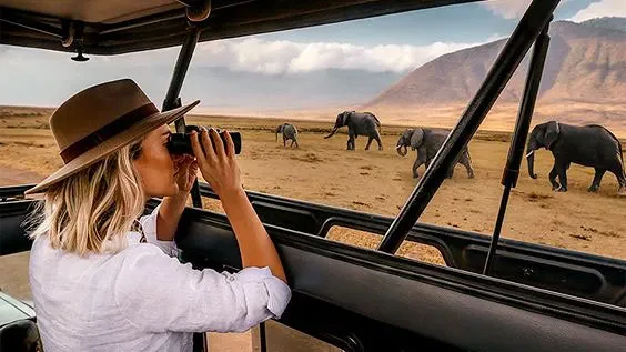 What to wear on a safari in Tanzania & Kenya: best safari clothes